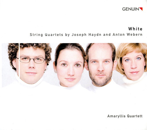 白俄罗斯18岁美女抠逼老板性感抠逼逼大白屁股pp
